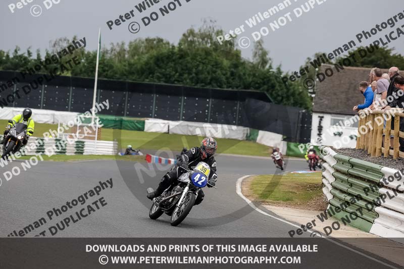 Vintage motorcycle club;eventdigitalimages;mallory park;mallory park trackday photographs;no limits trackdays;peter wileman photography;trackday digital images;trackday photos;vmcc festival 1000 bikes photographs